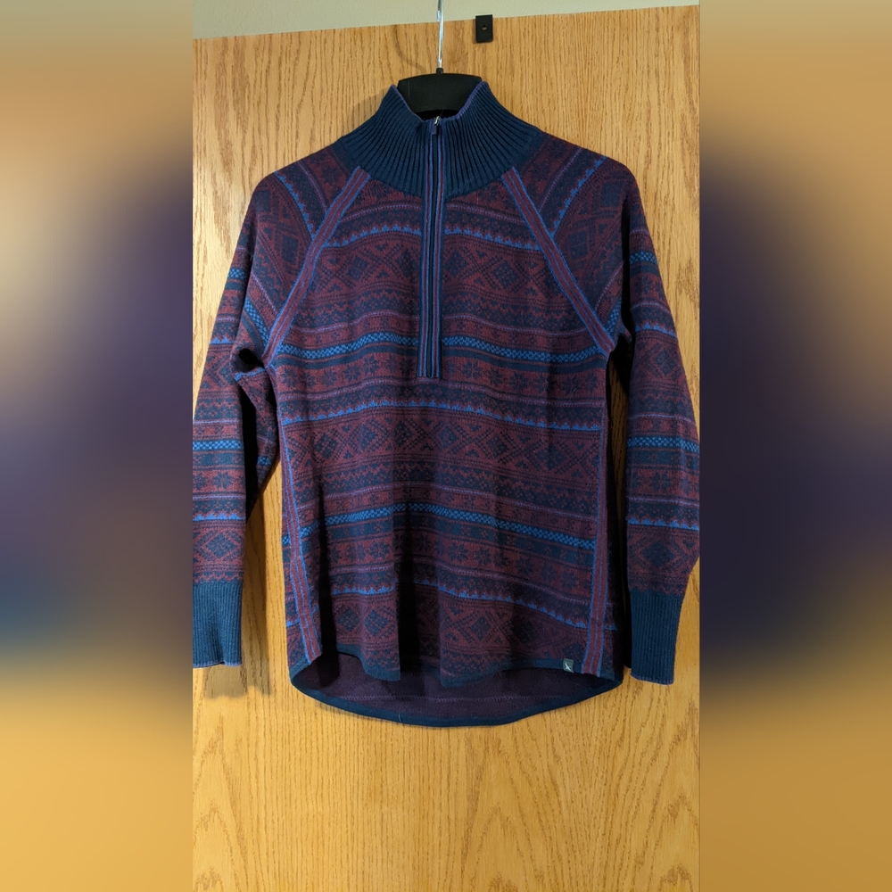 Eddie Bauer women's sweater. Reddish-purple & blue, M.